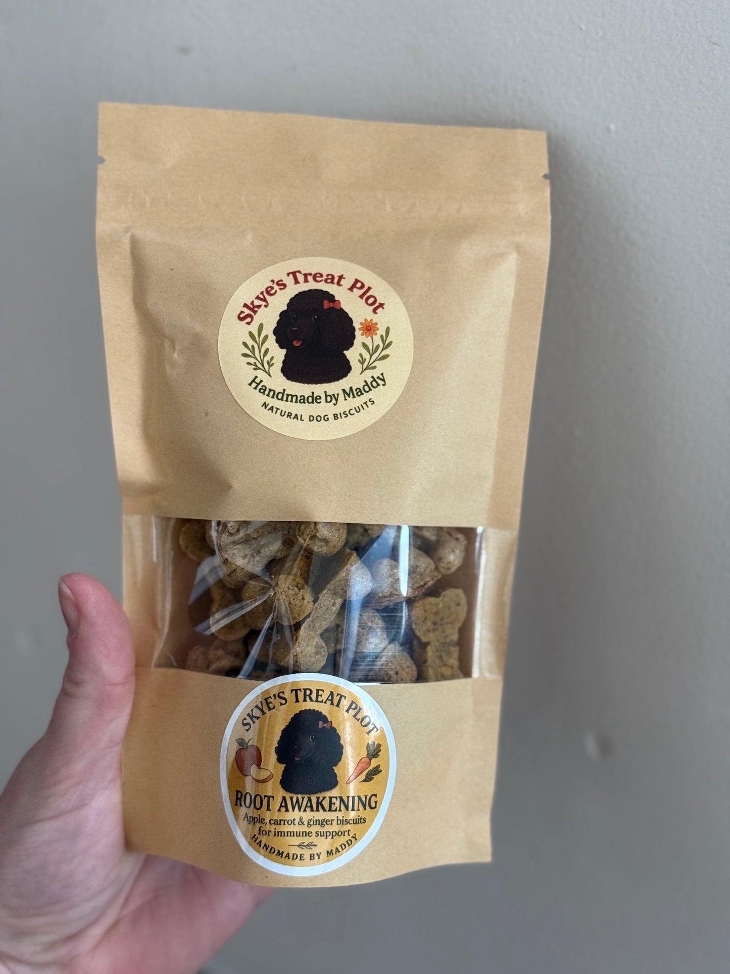 Root Awakening – Apple, Carrot & Ginger Dog Biscuits (70g)