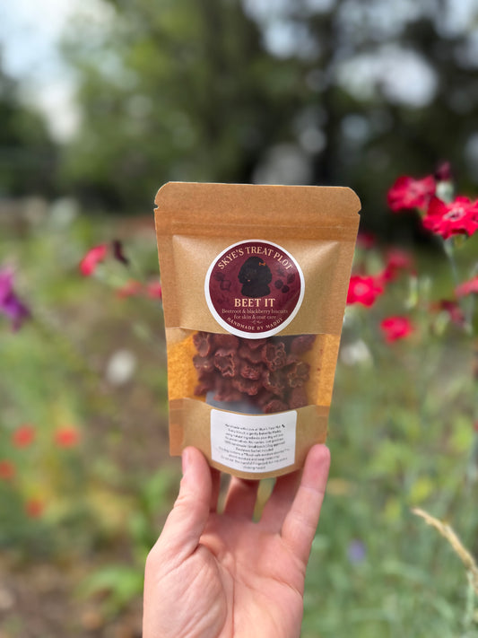 Beet It – Beetroot & Blackberry Dog Training Treats (30g)