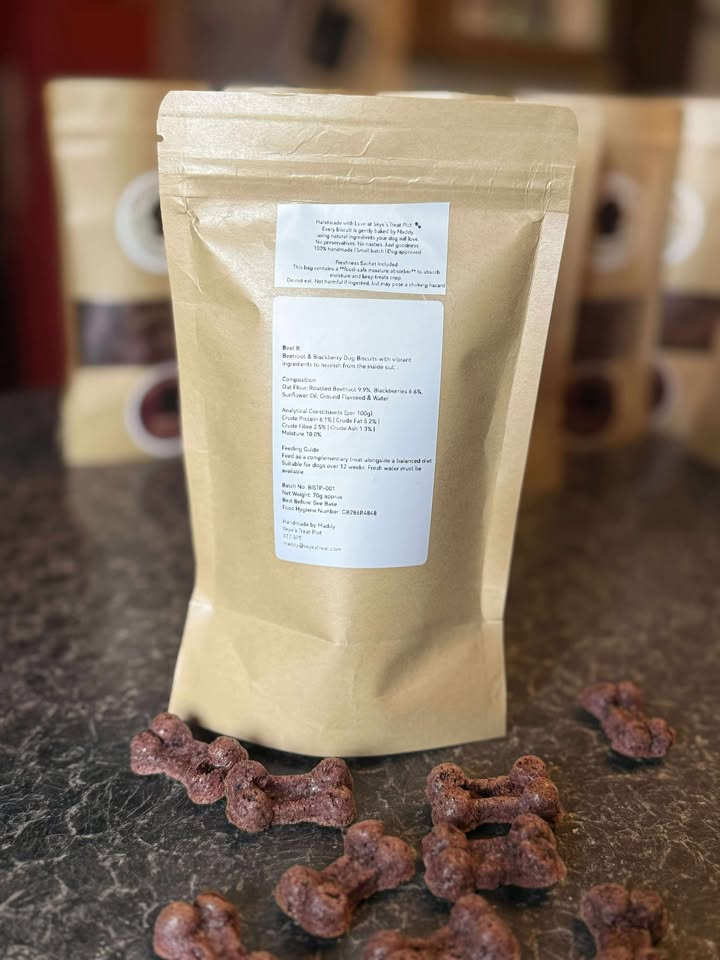 Beet It – Beetroot & Blackberry Bone Biscuits (70g)