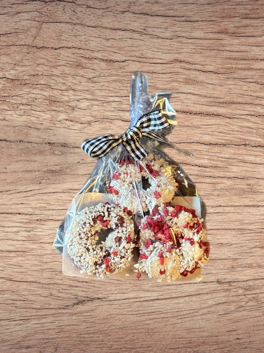 Mini Dog Doughnuts, Natural Red Velvet Dog Treats, Handmade Dog Snack - Gift - 3 Pack